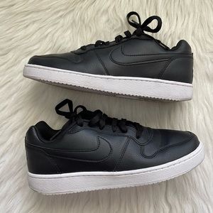 Women’s Nike Ebernon Low black and white flat sneakers size 8